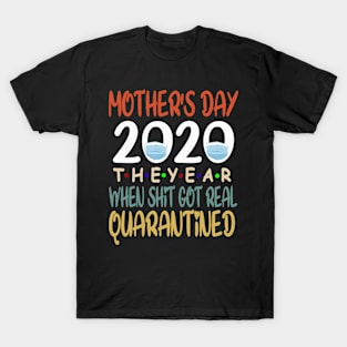 Mom 2020 Toilet Paper Quarantined Gift - Social Distancing T-Shirt